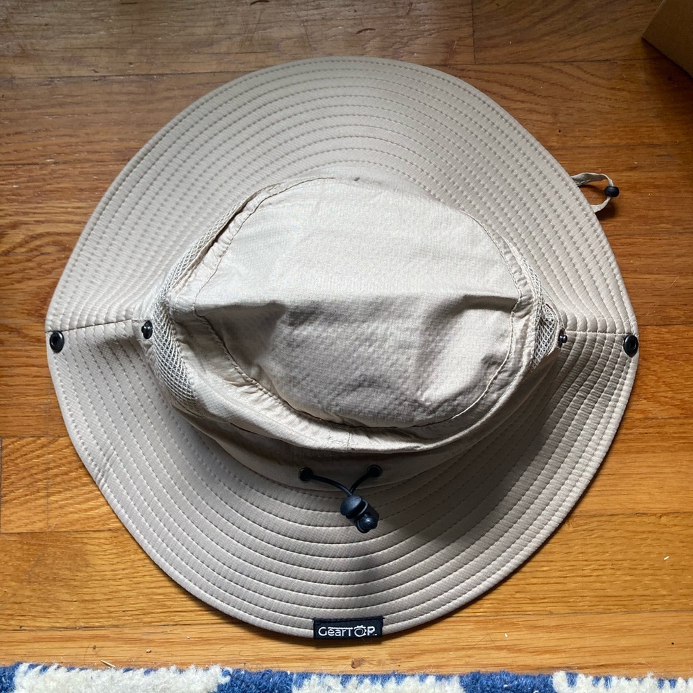 Khaki safari/hiking sun hat with ventilation